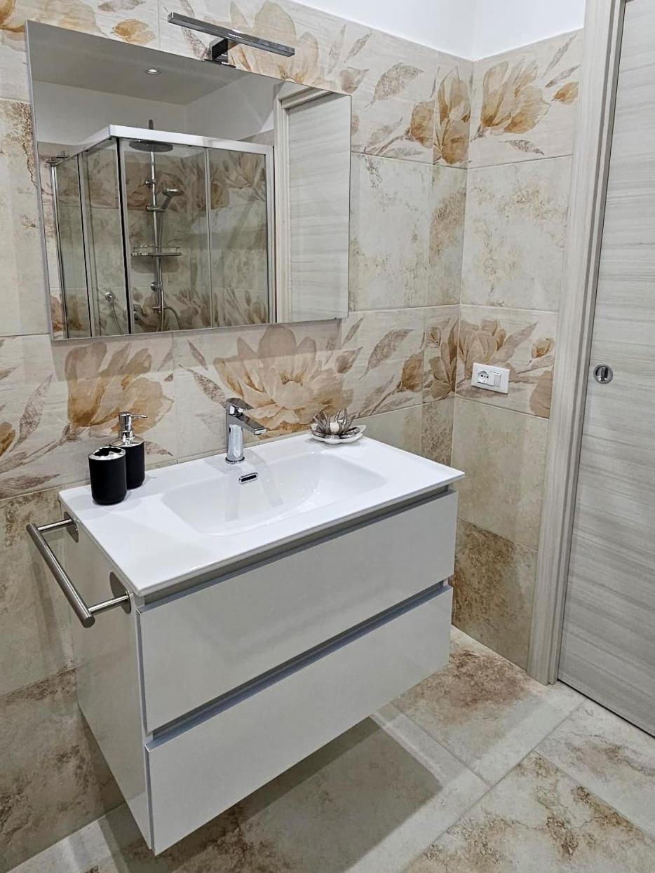 Aphrodite'S Apartment Ad Aspra Bagheria Luaran gambar